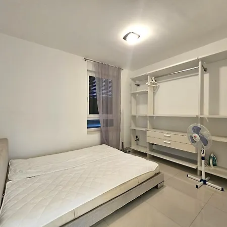 Crystal Sea View 4-6 Pax