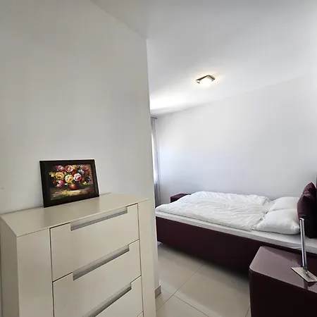 Apartment Crystal Sea View 4-6 Pax Njivice