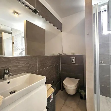 Apartment Crystal Sea View 4-6 Pax Njivice