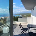 Crystal Sea View 4-6 Pax Njivice
