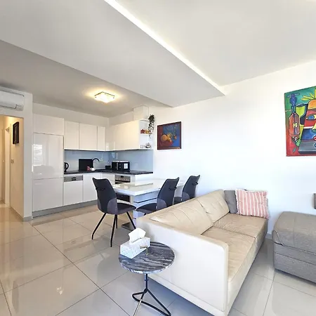 Daire Crystal Sea View 4-6 Pax *
